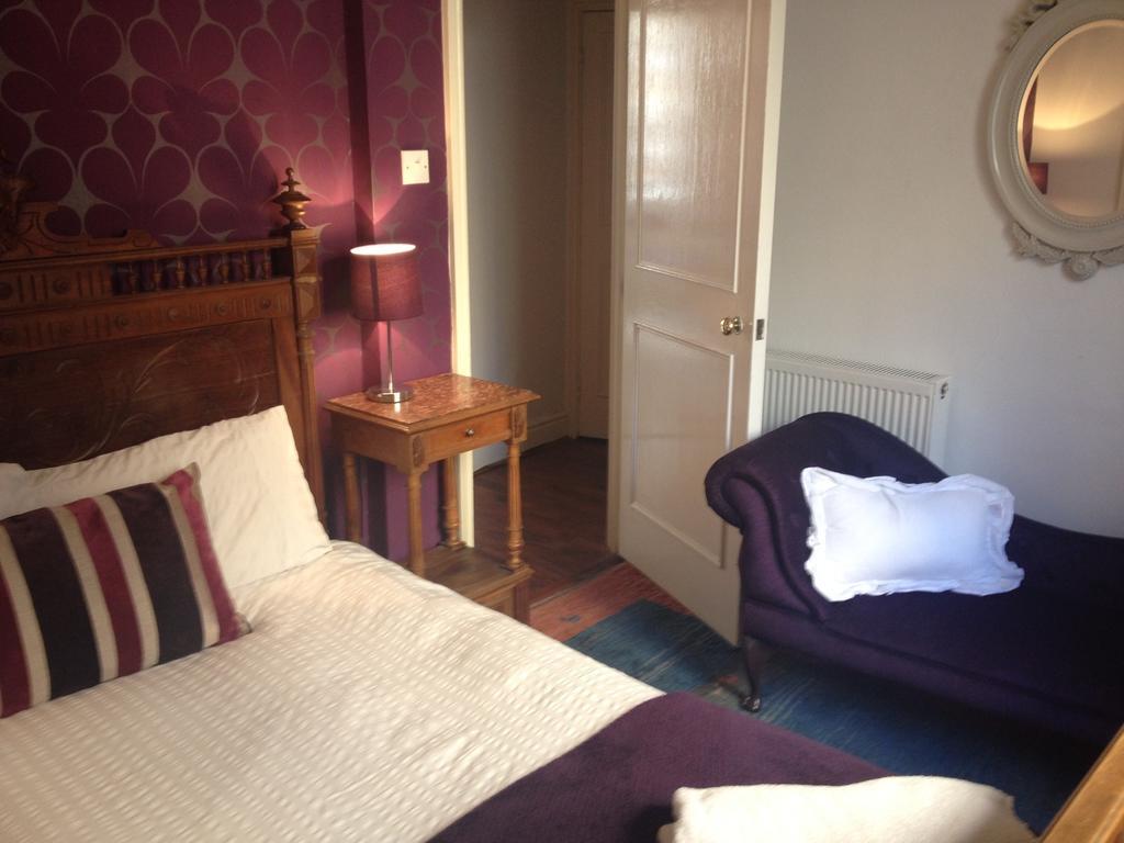City Centre - Rivers Street, Quiet 2 Bed Ground Floor Georgian Garden Apartment バース 部屋 写真